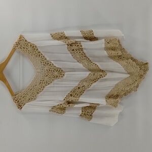 Umgee white and cream crochet cover top size medium large sleeves lightweight